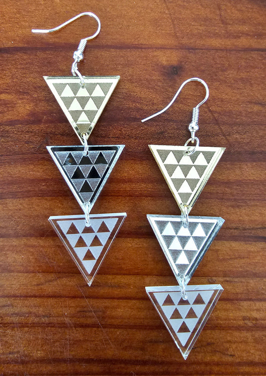 Taniko Tapatoru Toru Earrings